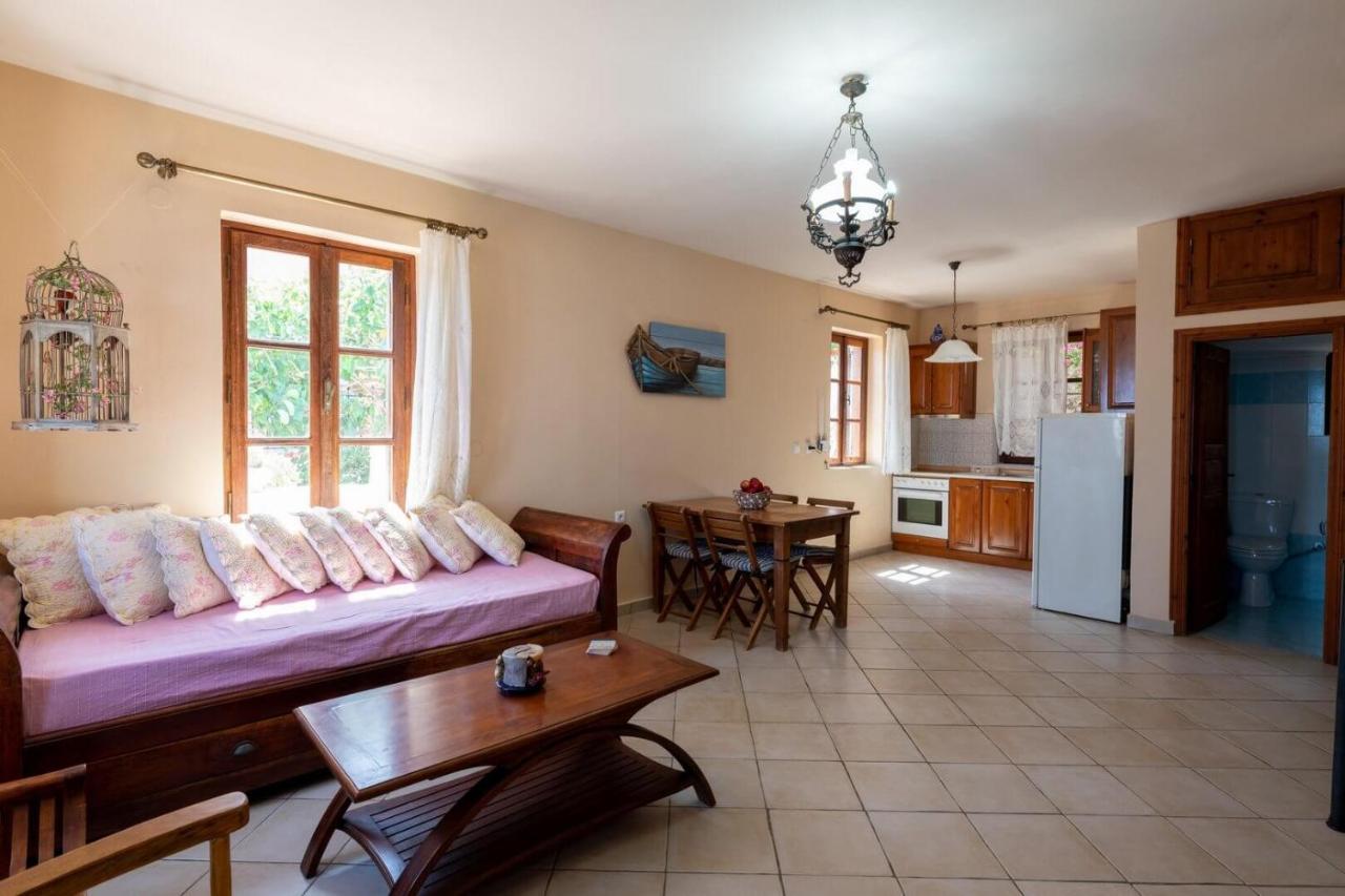 Villa Leleka Chalki Town Екстер'єр фото
